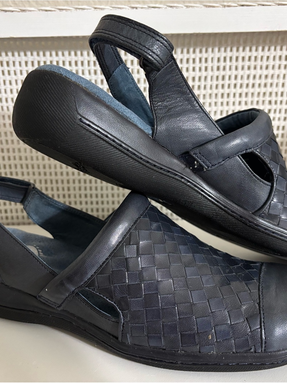 SoftWalk Navy Woven Leather Slingback Flats - Women’s 9-1/2 Narrow - Like-New
